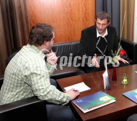 Kaerntner Fussballverband. Trainerfortbildung. Erich Hober, Walter Kogler. Velden, 29.1.2011.
Foto: Kuess
---
pressefotos, pressefotografie, kuess, qs, qspictures, sport, bild, bilder, bilddatenbank