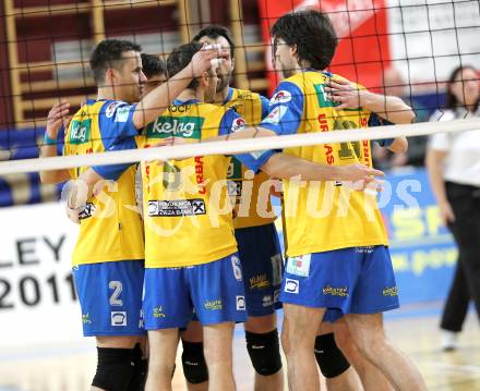 Volleyball MEVZA. Team Club Austria gegen SK Posojilnica Aich/Dob. Jubel Aich/Dob. Klagenfurt, 29.1.2011.
Foto: Kuess 

---
pressefotos, pressefotografie, kuess, qs, qspictures, sport, bild, bilder, bilddatenbank