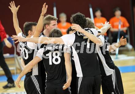 Volleyball MEVZA. Team Club Austria gegen SK Posojilnica Aich/Dob. Jubel Team Austria. Klagenfurt, 29.1.2011.
Foto: Kuess 

---
pressefotos, pressefotografie, kuess, qs, qspictures, sport, bild, bilder, bilddatenbank