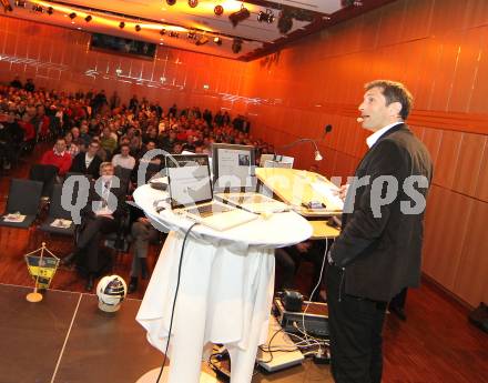 Kaerntner Fussballverband. Trainerfortbildung. Walter Kogler. Velden, 29.1.2011.
Foto: Kuess
---
pressefotos, pressefotografie, kuess, qs, qspictures, sport, bild, bilder, bilddatenbank