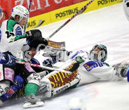 EBEL. Eishockey Bundesliga. EC  VSV gegen HDD TILIA Olimpija Ljubljana. Andreas Kristler, (VSV), Nejc Berlisk, Matija Pintaric  (Laibach). Villach, am 30.1.2011.
Foto: Kuess 


---
pressefotos, pressefotografie, kuess, qs, qspictures, sport, bild, bilder, bilddatenbank