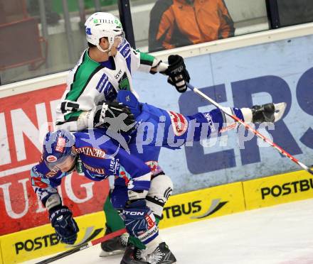 EBEL. Eishockey Bundesliga. EC  VSV gegen HDD TILIA Olimpija Ljubljana. Matt Ryan, (VSV), Ziga Pavlin  (Laibach). Villach, am 30.1.2011.
Foto: Kuess 


---
pressefotos, pressefotografie, kuess, qs, qspictures, sport, bild, bilder, bilddatenbank