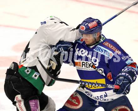 EBEL. Eishockey Bundesliga. EC  VSV gegen HDD TILIA Olimpija Ljubljana.  Marvin Degon, (VSV), Matej Hocevar (Laibach). Villach, am 30.1.2011.
Foto: Kuess 


---
pressefotos, pressefotografie, kuess, qs, qspictures, sport, bild, bilder, bilddatenbank