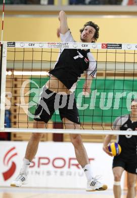 Volleyball MEVZA. Team Club Austria gegen SK Posojilnica Aich/Dob. Michael Laimer (Austria). Klagenfurt, 29.1.2011.
Foto: Kuess 

---
pressefotos, pressefotografie, kuess, qs, qspictures, sport, bild, bilder, bilddatenbank