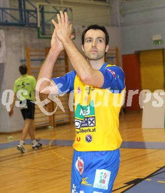 Volleyball. GM Capital Challenge Cup Men 2010/2011.  SK Posojilnica Aich/Dob (AUT)  vs VC Prefaxis MENEN (Bel).  Grut Andrej (Aich/Dob). Prevalje, 1.2.2011.
Foto: Kuess

---
pressefotos, pressefotografie, kuess, qs, qspictures, sport, bild, bilder, bilddatenbank