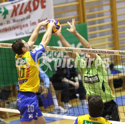 Volleyball. GM Capital Challenge Cup Men 2010/2011.  SK Posojilnica Aich/Dob (AUT)  vs VC Prefaxis MENEN (Bel). Pusnik Nejc (Aich/Dob), Anton Julien (MENEN). Prevalje, 1.2.2011.
Foto: Kuess

---
pressefotos, pressefotografie, kuess, qs, qspictures, sport, bild, bilder, bilddatenbank