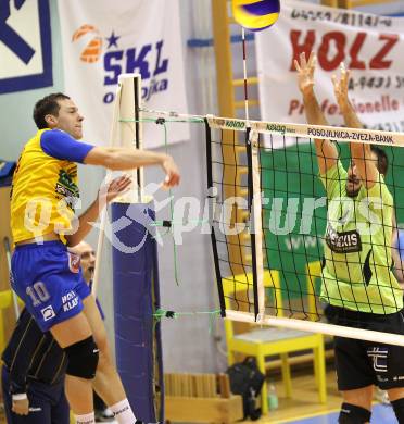 Volleyball. GM Capital Challenge Cup Men 2010/2011.  SK Posojilnica Aich/Dob (AUT)  vs VC Prefaxis MENEN (Bel). Pusnik Nejc (Aich/Dob), Anton Julien (Menen). Prevalje, 1.2.2011.
Foto: Kuess

---
pressefotos, pressefotografie, kuess, qs, qspictures, sport, bild, bilder, bilddatenbank