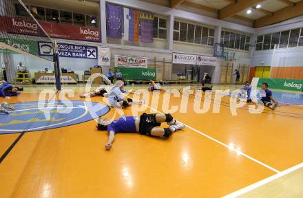 Volleyball. GM Capital Challenge Cup Men 2010/2011.  SK Posojilnica Aich/Dob (AUT)  vs VC Prefaxis MENEN (Bel). Sporthalle in Prevalje. Prevalje, 1.2.2011.
Foto: Kuess

---
pressefotos, pressefotografie, kuess, qs, qspictures, sport, bild, bilder, bilddatenbank