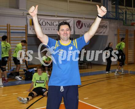 Volleyball. GM Capital Challenge Cup Men 2010/2011.  SK Posojilnica Aich/Dob (AUT)  vs VC Prefaxis MENEN (Bel). Trainer Igor Simuncic (Aich/Dob). Prevalje, 1.2.2011.
Foto: Kuess

---
pressefotos, pressefotografie, kuess, qs, qspictures, sport, bild, bilder, bilddatenbank