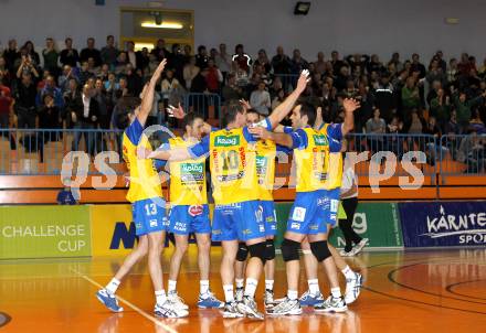 Volleyball. GM Capital Challenge Cup Men 2010/2011.  SK Posojilnica Aich/Dob (AUT)  vs VC Prefaxis MENEN (Bel). Jubel (Aich/Dob). Prevalje, 1.2.2011.
Foto: Kuess

---
pressefotos, pressefotografie, kuess, qs, qspictures, sport, bild, bilder, bilddatenbank