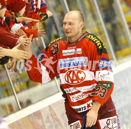 EBEL. Eishockey Bundesliga. KAC gegen VSV. Mike Siklenka (KAC). Klagenfurt, am 4.2.2011.
Foto: Kuess 

---
pressefotos, pressefotografie, kuess, qs, qspictures, sport, bild, bilder, bilddatenbank