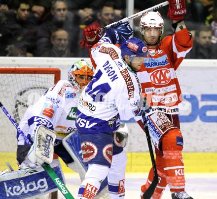 EBEL. Eishockey Bundesliga. KAC gegen VSV. Sean Brown,  (KAC),  Gert Prohaska, Marvin Degon (VSV). Klagenfurt, am 4.2.2011.
Foto: Kuess 

---
pressefotos, pressefotografie, kuess, qs, qspictures, sport, bild, bilder, bilddatenbank