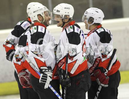 Eishockey CHL. Carinthian Hockey League. EC Tarco Woelfe Klagenfurt gegen UECR Huben. Torjubel (Tarco). KLagenfurt, am 5.2.2011.
Foto: Kuess
---
pressefotos, pressefotografie, kuess, qs, qspictures, sport, bild, bilder, bilddatenbank