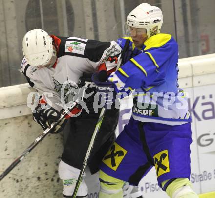 Eishockey CHL. Carinthian Hockey League. EC Tarco Woelfe Klagenfurt gegen UECR Huben. Andreas Moschik (Tarco), Alexander Payr (Huben). KLagenfurt, am 5.2.2011.
Foto: Kuess
---
pressefotos, pressefotografie, kuess, qs, qspictures, sport, bild, bilder, bilddatenbank