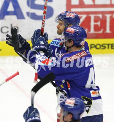 EBEL. Eishockey Bundesliga. EC Rekordfenster VSV gegen KHL Medvescak Zagreb. Mario Altmann, Michael Martin (VSV),  (Zagreb). Villach, am 8.2.2011.
Foto: Kuess

---
pressefotos, pressefotografie, kuess, qs, qspictures, sport, bild, bilder, bilddatenbank