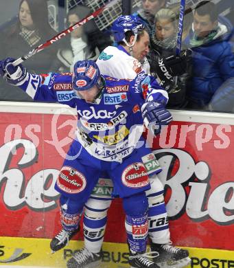 EBEL. Eishockey Bundesliga. EC Rekordfenster VSV gegen KHL Medvescak Zagreb.  Nikolas Petrik (VSV),  Robby Sandrock (Zagreb). Villach, am 8.2.2011.
Foto: Kuess

---
pressefotos, pressefotografie, kuess, qs, qspictures, sport, bild, bilder, bilddatenbank