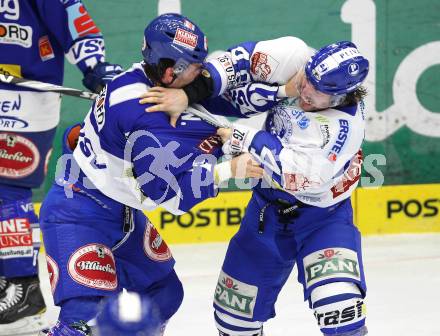 EBEL. Eishockey Bundesliga. EC Rekordfenster VSV gegen KHL Medvescak Zagreb. Schlaegerei, Rauferei Nikolas Petrik (VSV), Kenneth Macauley (Zagreb). Villach, am 8.2.2011.
Foto: Kuess

---
pressefotos, pressefotografie, kuess, qs, qspictures, sport, bild, bilder, bilddatenbank