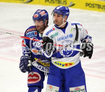 EBEL. Eishockey Bundesliga. EC Rekordfenster VSV gegen KHL Medvescak Zagreb.  Nikolas Petrik (VSV), Greg Day (Zagreb). Villach, am 8.2.2011.
Foto: Kuess

---
pressefotos, pressefotografie, kuess, qs, qspictures, sport, bild, bilder, bilddatenbank