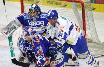 EBEL. Eishockey Bundesliga. EC Rekordfenster VSV gegen KHL Medvescak Zagreb.  Gerhard Unterluggauer, Bernhard Starkbaum (VSV),  Joel Prpic (Zagreb). Villach, am 8.2.2011.
Foto: Kuess

---
pressefotos, pressefotografie, kuess, qs, qspictures, sport, bild, bilder, bilddatenbank