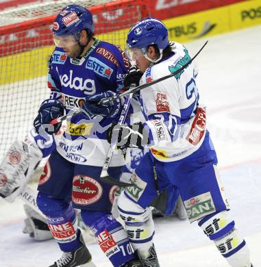 EBEL. Eishockey Bundesliga. EC Rekordfenster VSV gegen KHL Medvescak Zagreb.  Derek Damon (VSV), Wacey Rabbit  (Zagreb). Villach, am 8.2.2011.
Foto: Kuess

---
pressefotos, pressefotografie, kuess, qs, qspictures, sport, bild, bilder, bilddatenbank