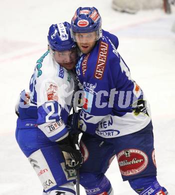 EBEL. Eishockey Bundesliga. EC Rekordfenster VSV gegen KHL Medvescak Zagreb.  Derek Damon (VSV),  Wacey Rabbit (Zagreb). Villach, am 8.2.2011.
Foto: Kuess

---
pressefotos, pressefotografie, kuess, qs, qspictures, sport, bild, bilder, bilddatenbank