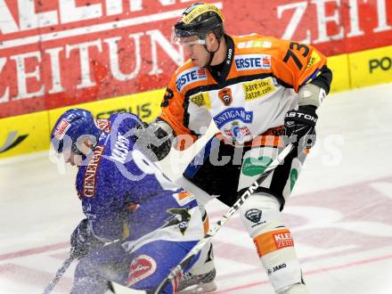 EBEL. Eishockey Bundesliga. EC  VSV gegen Graz 99ers . Roland Kaspitz, (VSV), Nick Kuiper  (Graz). Villach, am 11.2.2011.
Foto: Kuess 


---
pressefotos, pressefotografie, kuess, qs, qspictures, sport, bild, bilder, bilddatenbank