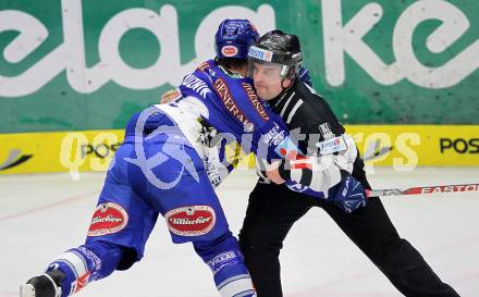 EBEL. Eishockey Bundesliga. EC  VSV gegen Graz 99ers . Rauferei, Schlaegerei Greg Kuznik, Schiedsrichter (VSV). Villach, am 11.2.2011.
Foto: Kuess 


---
pressefotos, pressefotografie, kuess, qs, qspictures, sport, bild, bilder, bilddatenbank