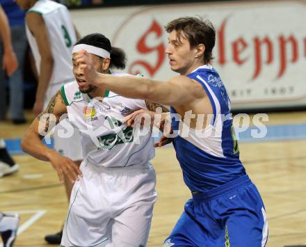 Basketball Bundesliga.  Woerthersee Piraten gegen UBSC Raiffeisen Graz.  Thomas Kennedy, Mihajlo Pesic (Piraten), Mihajlo Pesic  (Graz). Klagenfurt, 12.2.2011
Foto:  Kuess

---
pressefotos, pressefotografie, kuess, qs, qspictures, sport, bild, bilder, bilddatenbank