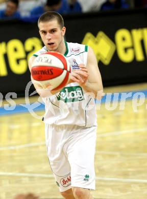 Basketball Bundesliga.  Woerthersee Piraten gegen UBSC Raiffeisen Graz.  Gunther Zajic (Piraten). Klagenfurt, 12.2.2011
Foto:  Kuess

---
pressefotos, pressefotografie, kuess, qs, qspictures, sport, bild, bilder, bilddatenbank