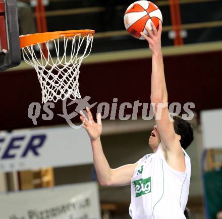 Basketball Bundesliga.  Woerthersee Piraten gegen UBSC Raiffeisen Graz.  Erik Rhinehart (Piraten). Klagenfurt, 12.2.2011
Foto:  Kuess

---
pressefotos, pressefotografie, kuess, qs, qspictures, sport, bild, bilder, bilddatenbank