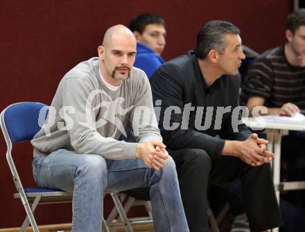 Basketball Bundesliga.  Woerthersee Piraten gegen UBSC Raiffeisen Graz.  Trainer Joachim Buggelsheim, Co-Trainer Emir Osmanovic (Piraten). Klagenfurt, 12.2.2011
Foto:  Kuess

---
pressefotos, pressefotografie, kuess, qs, qspictures, sport, bild, bilder, bilddatenbank