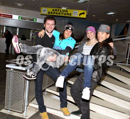 Snowboard. Andreas Lausegger, Ina Meschik, Sabine Schoeffmann, Sigi Grabner. Klagenfurt, 174.2.2011.
Foto: Kuess
---
pressefotos, pressefotografie, kuess, qs, qspictures, sport, bild, bilder, bilddatenbank