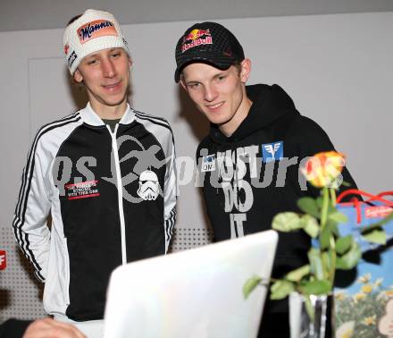 Schi Nordisch. Schispringen. Autogrammstunde Thomas Morgenstern, Martin Koch. Martin Koch, Thomas Morgenstern. Villach, am 15.2.2011.
Foto: Kuess
---
pressefotos, pressefotografie, kuess, qs, qspictures, sport, bild, bilder, bilddatenbank