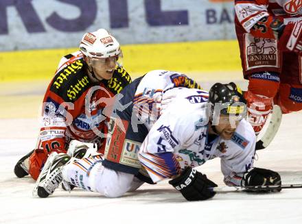 EBEL. Eishockey Bundesliga. KAC gegen SAPA Fehervar AV19. Tyler Scofield (KAC), Oscar Ackestroem (Alba Volan). Klagenfurt, am 15.2.2011.
Foto: Kuess
---
pressefotos, pressefotografie, kuess, qs, qspictures, sport, bild, bilder, bilddatenbank