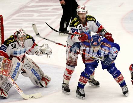 EBEL. Eishockey Bundesliga. EC  VSV gegen KAC. Jonathan Ferland,  (VSV), Rene Swette, Johannes Kirisits (KAC). Villach, am 18.2.2011.
Foto: Kuess 


---
pressefotos, pressefotografie, kuess, qs, qspictures, sport, bild, bilder, bilddatenbank