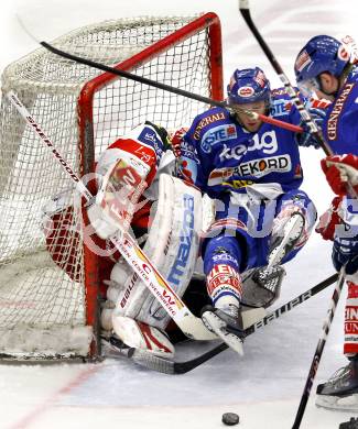 EBEL. Eishockey Bundesliga. EC  VSV gegen KAC. Matthew Ryan, Tomaz Razingar,  (VSV), Rene Swette (KAC). Villach, am 18.2.2011.
Foto: Kuess 


---
pressefotos, pressefotografie, kuess, qs, qspictures, sport, bild, bilder, bilddatenbank