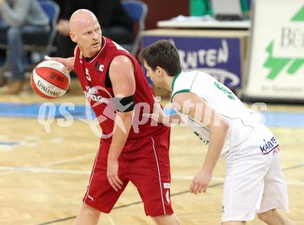 Basketball Bundesliga.  Woerthersee Piraten gegen BC Vienna .   Edgar Allesch,  (Piraten),  Mike Coffin (Vienna). Klagenfurt, 19.2.2011
Foto:  Kuess

---
pressefotos, pressefotografie, kuess, qs, qspictures, sport, bild, bilder, bilddatenbank