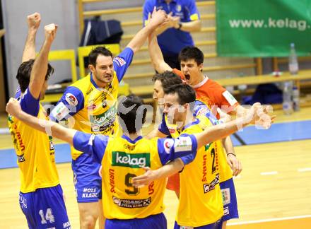 Volleyball. Challenge Cup. SK Aich/Dob gegen Arkas Izmir (TUR). Jubel (Aich/Dob). Prevalje, 22.2.2011.
Foto: Kuess

---
pressefotos, pressefotografie, kuess, qs, qspictures, sport, bild, bilder, bilddatenbank