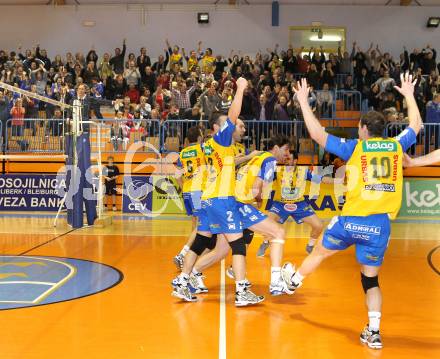 Volleyball. Challenge Cup. SK Aich/Dob gegen Arkas Izmir (TUR). Jubel (Aich/Dob). Prevalje, 22.2.2011.
Foto: Kuess

---
pressefotos, pressefotografie, kuess, qs, qspictures, sport, bild, bilder, bilddatenbank