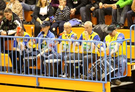 Volleyball. Challenge Cup. SK Aich/Dob gegen Arkas Izmir (TUR). Fans (Aich/Dob). Prevalje, 22.2.2011.
Foto: Kuess

---
pressefotos, pressefotografie, kuess, qs, qspictures, sport, bild, bilder, bilddatenbank