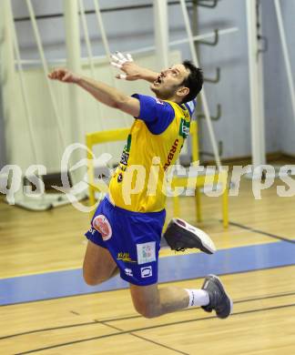 Volleyball. Challenge Cup. SK Aich/Dob gegen Arkas Izmir (TUR). Divis Peter (Aich/Dob). Prevalje, 22.2.2011.
Foto: Kuess

---
pressefotos, pressefotografie, kuess, qs, qspictures, sport, bild, bilder, bilddatenbank