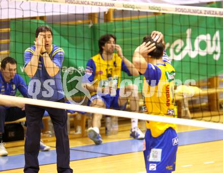 Volleyball. Challenge Cup. SK Aich/Dob gegen Arkas Izmir (TUR). Trainer Igor Simuncic (Aich/Dob). Prevalje, 22.2.2011.
Foto: Kuess

---
pressefotos, pressefotografie, kuess, qs, qspictures, sport, bild, bilder, bilddatenbank