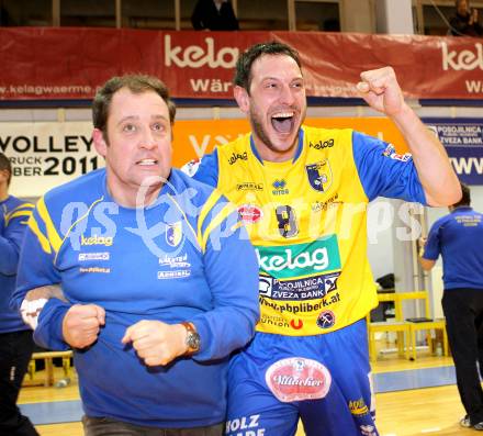 Volleyball. Challenge Cup. SK Aich/Dob gegen Arkas Izmir (TUR). Martin Micheu,  Peter Divis (Aich/Dob). Prevalje, 22.2.2011.
Foto: Kuess

---
pressefotos, pressefotografie, kuess, qs, qspictures, sport, bild, bilder, bilddatenbank