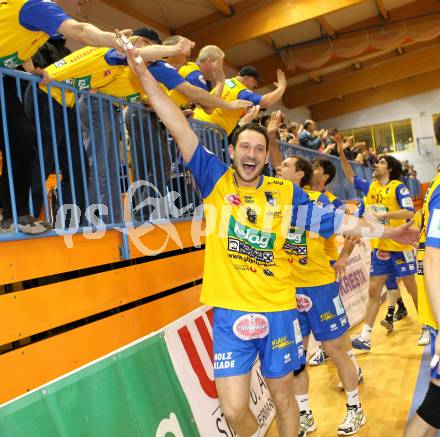 Volleyball. Challenge Cup. SK Aich/Dob gegen Arkas Izmir (TUR). Jubel Peter Divis (Aich/Dob). Prevalje, 22.2.2011.
Foto: Kuess

---
pressefotos, pressefotografie, kuess, qs, qspictures, sport, bild, bilder, bilddatenbank