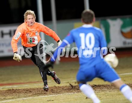 Fussball Erste Liga. WAC/St. Andrae gegen SV Groedig. Christian Dobnik (WAC). Wolfsberg, 25.2.2011
Foto: Kuess

---
pressefotos, pressefotografie, kuess, qs, qspictures, sport, bild, bilder, bilddatenbank