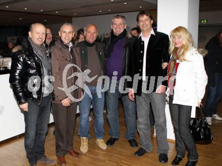 Fussball Regionalliga. SK Austria Klagenfurt. Tag der Austria Familie. Testspiel SK Austria Klagenfurt gegen Sencur (SLO). Hans Slocker, Sportstadtrat Juergen Pfeiler, Trainer Walter Schoppitsch. Klagenfurt, am 26.2.2011.
Foto: Kuess
---
pressefotos, pressefotografie, kuess, qs, qspictures, sport, bild, bilder, bilddatenbank