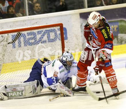 EBEL. Eishockey Bundesliga. KAC gegen KHL Medvescak Zagreb. BROWN Sean (KAC),  KRISTAN Robert (Zagreb). Klagenfurt, am 27.2.2011.
Foto: Kuess 

---
pressefotos, pressefotografie, kuess, qs, qspictures, sport, bild, bilder, bilddatenbank