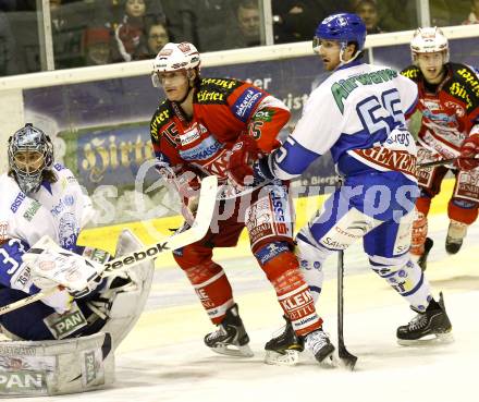 EBEL. Eishockey Bundesliga. KAC gegen KHL Medvescak Zagreb. SCHELLANDER Paul (KAC),  KRISTAN Robert, POWERS Christopher (Zagreb). Klagenfurt, am 27.2.2011.
Foto: Kuess 

---
pressefotos, pressefotografie, kuess, qs, qspictures, sport, bild, bilder, bilddatenbank