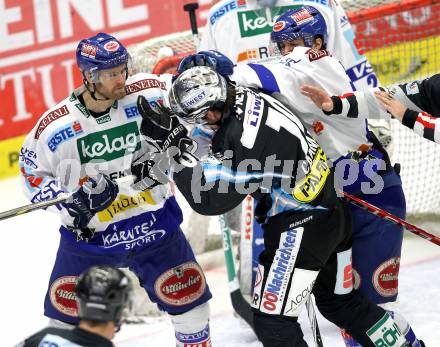 EBEL. Eishockey Bundesliga. EC  VSV gegen EHC LIWEST Linz. Michael Martin, Stefan Bacher, (VSV), CASHMAN Reid (Linz). Villach, am 27.2.2011.
Foto: Kuess 


---
pressefotos, pressefotografie, kuess, qs, qspictures, sport, bild, bilder, bilddatenbank