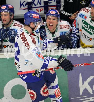 EBEL. Eishockey Bundesliga. EC  VSV gegen EHC LIWEST Linz.  Torjubel Michael Raffl, Joshua Langfeld (VSV). Villach, am 27.2.2011.
Foto: Kuess 


---
pressefotos, pressefotografie, kuess, qs, qspictures, sport, bild, bilder, bilddatenbank